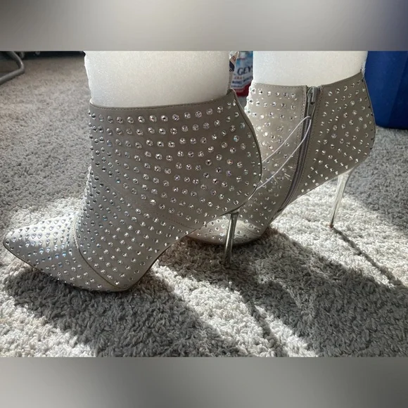 Steve Madden Primerra Booties - Picture 9 of 15